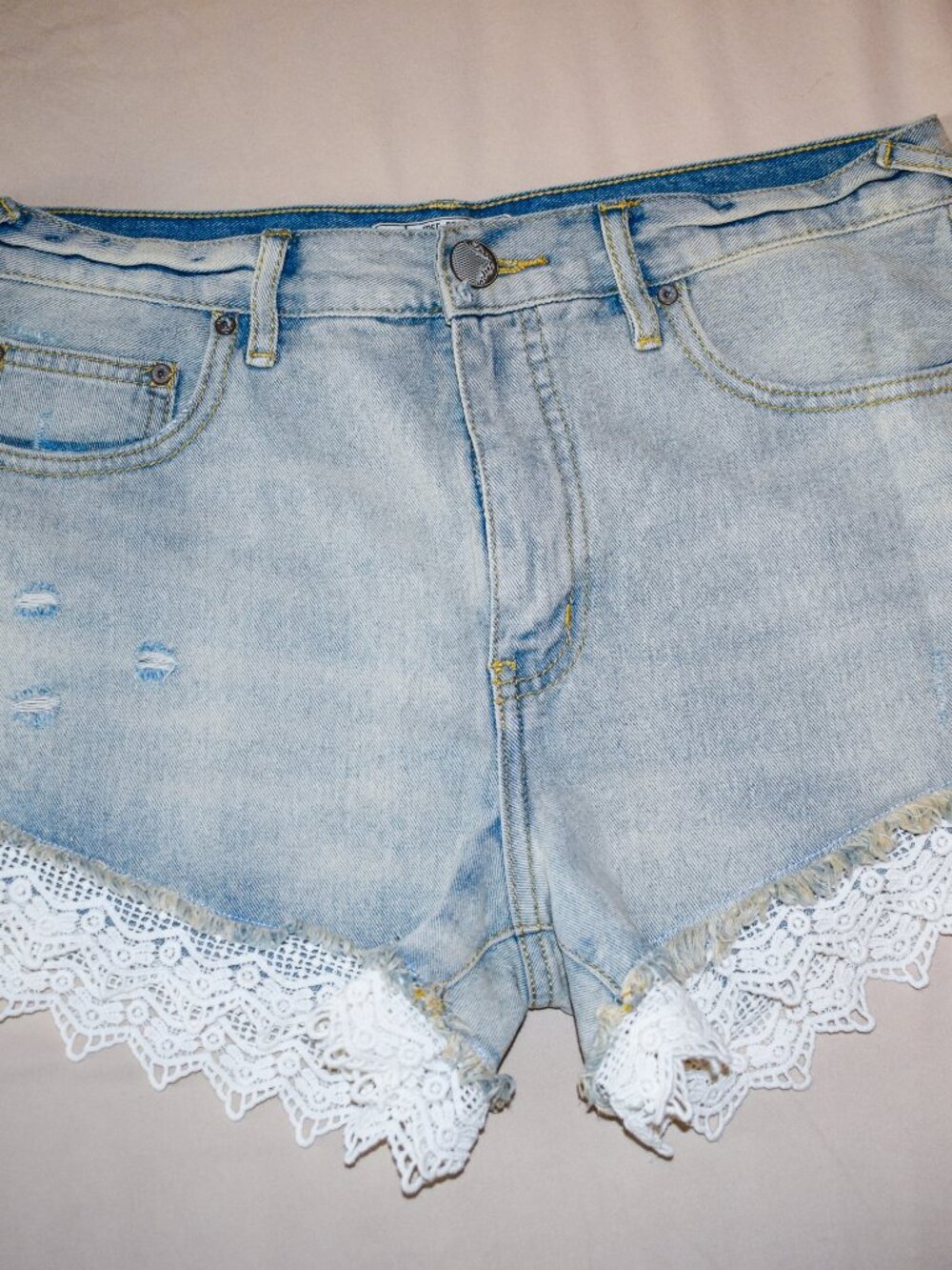 Free People Lace Trim Distressed Denim Shorts Light Wash Size 28